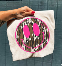 Load image into Gallery viewer, Camo Face Tee
