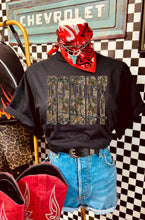 Load image into Gallery viewer, Camo Howdy Tee
