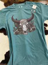 Load image into Gallery viewer, Bull Skull Tee
